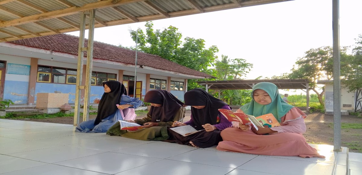 Kegiatan Tahfidz Qur'an setiap hari Selasa Dan Rabu