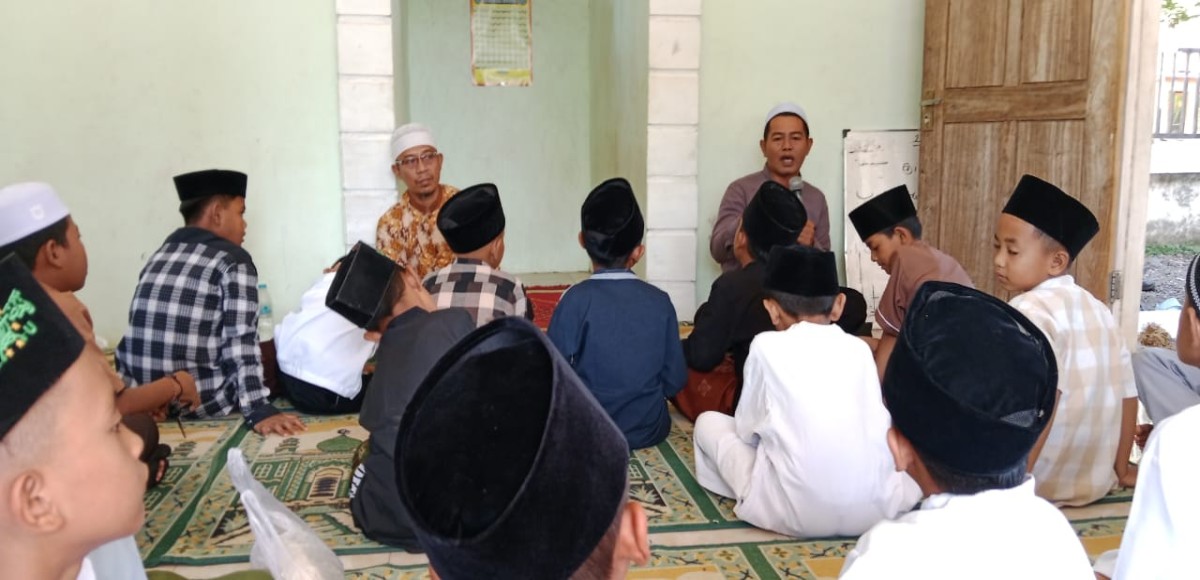 Kegiatan Jumat Manis istigosah bersama
