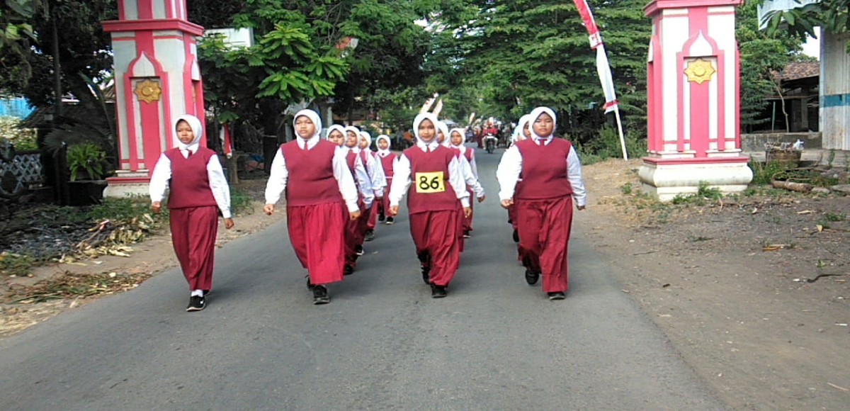 Kegiatan Agustusan ( Lomba Gerak Jalan )