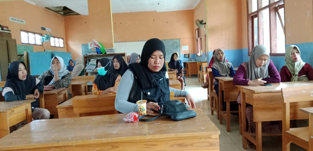 PEMBAGIAN RAPORT SEMESTER 2
