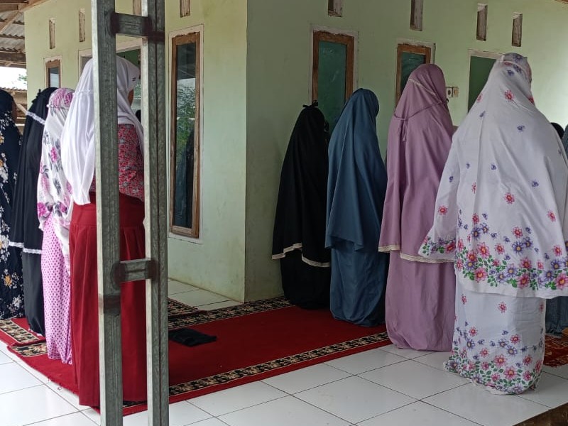 Sholat Dhuhur Berjamaah