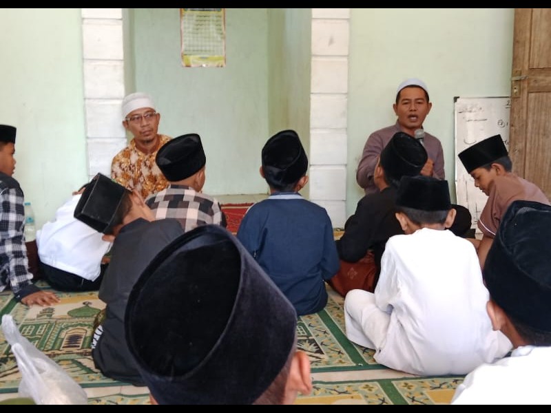 pembiasaan Jumat Manis Istigosah bersama